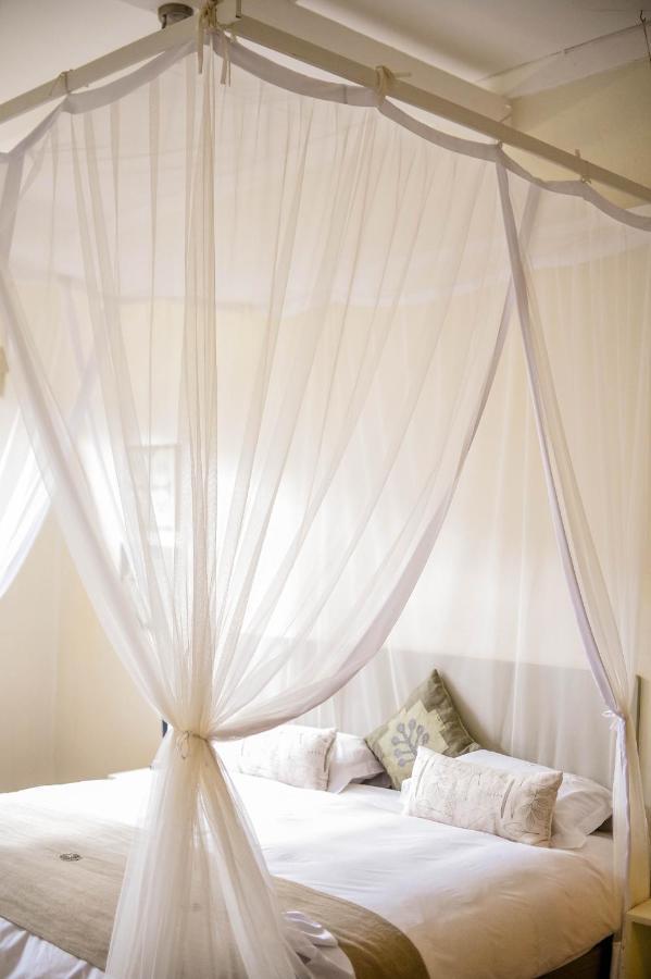 Madi A Thavha Mountain Lodge Louis Trichardt Extérieur photo